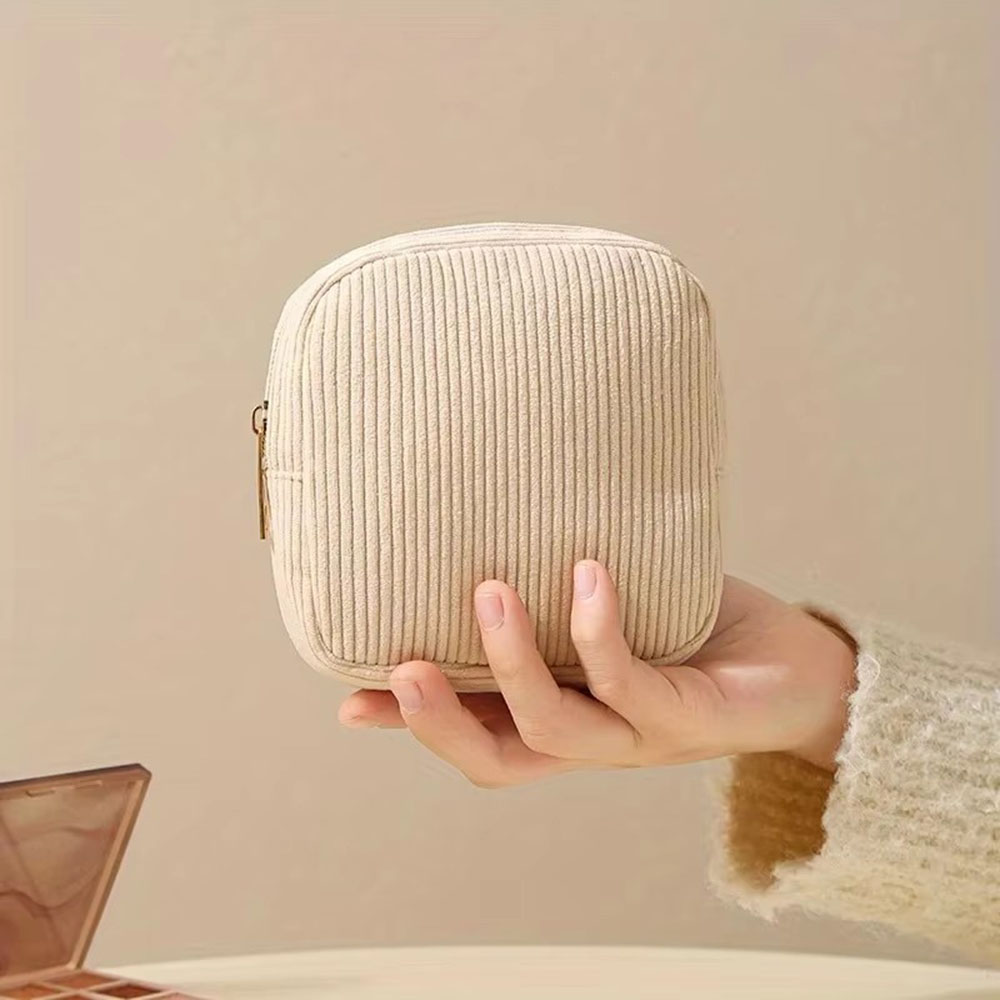 Большая вместительная сумка дл – обзор и цена Cosmetic Bags