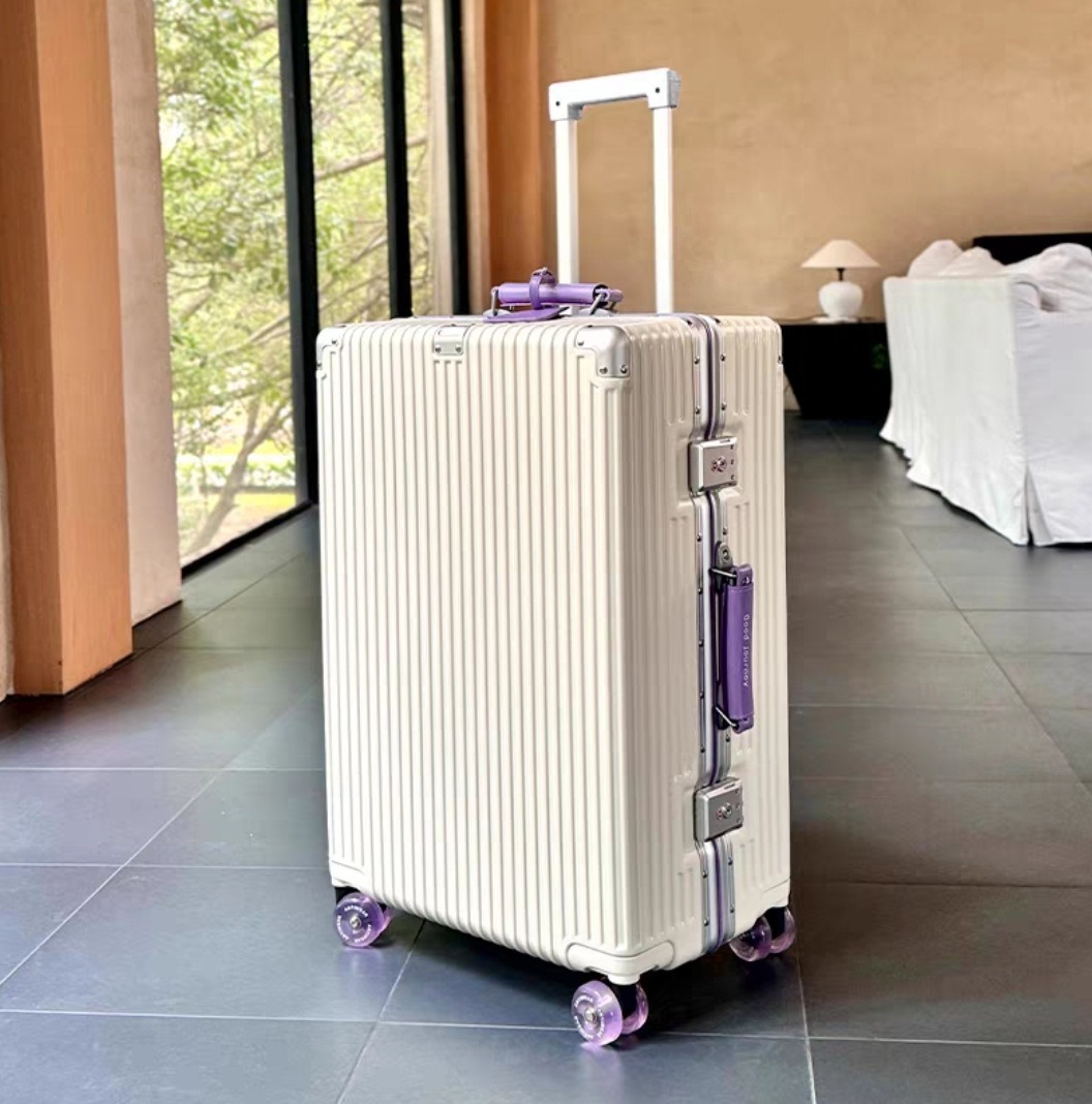 Чемодан с алюминиевым каркасом – обзор и цена Aluminum Frame Carry On Luggage